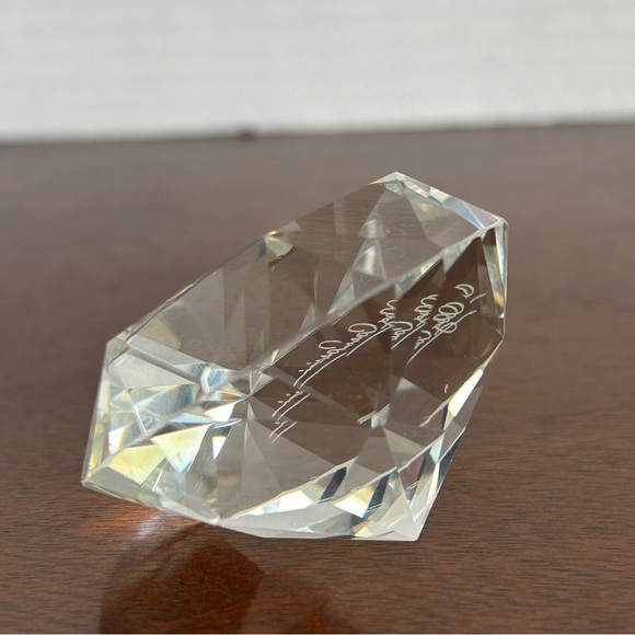 Oleg Cassini Crystal Paper Weight Diamond Shape - Picture 7 of 8